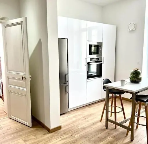 Cosy T3 Centre Reims/pkg Privé Appartamento *